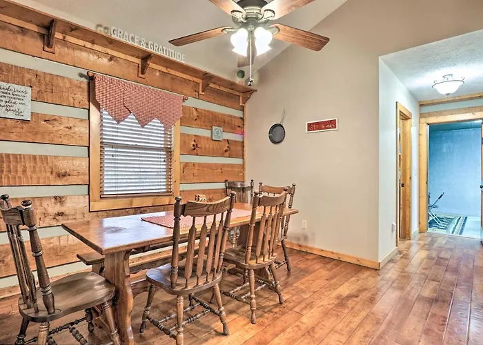 Pigeon Forge Cabin With Hot Tub, 12 Mi To Dollywood!